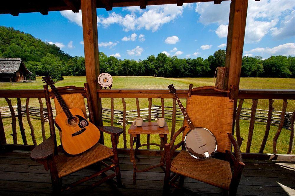 Creekwalk Inn And Cabins Cosby Interior foto
